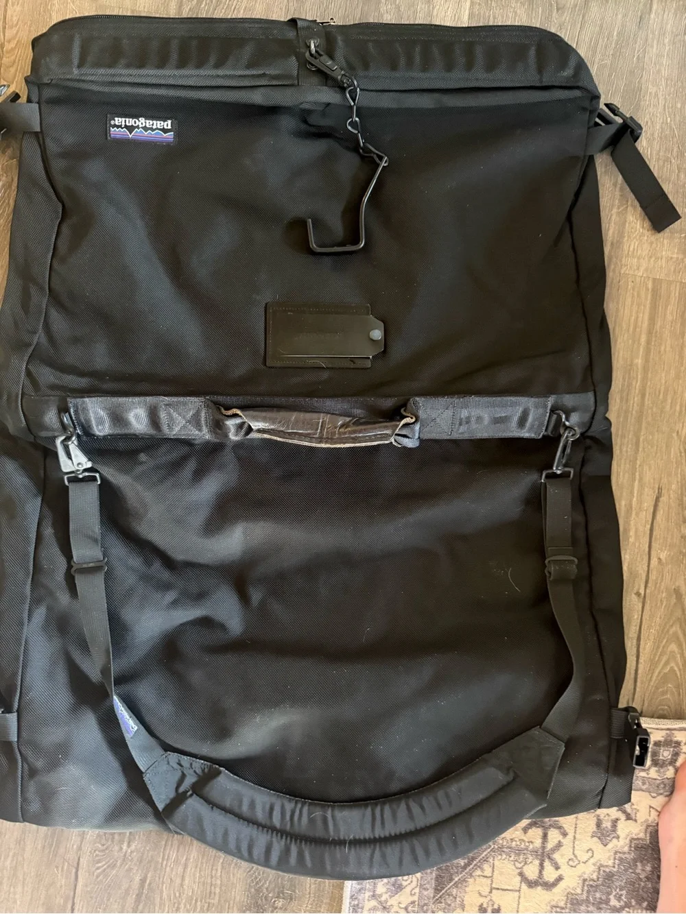 Patagonia sleek black